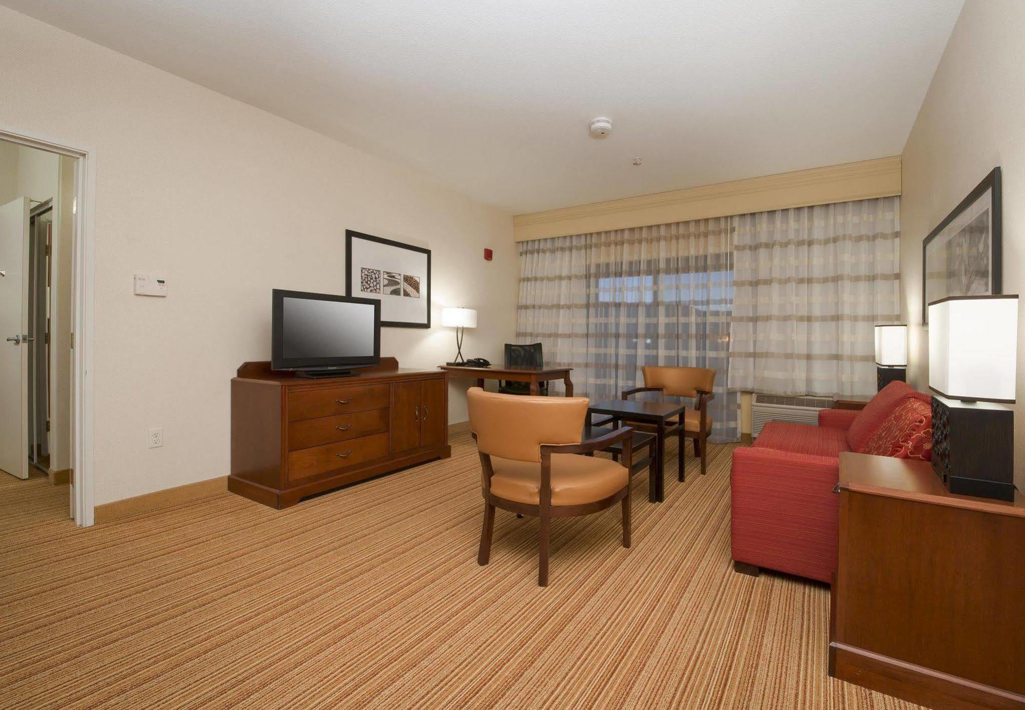 Courtyard By Marriott Sacramento Hotel