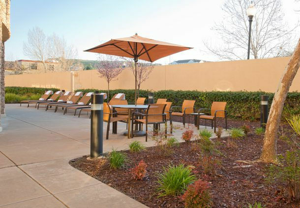 Courtyard By Marriott Sacramento Hotel Folsom