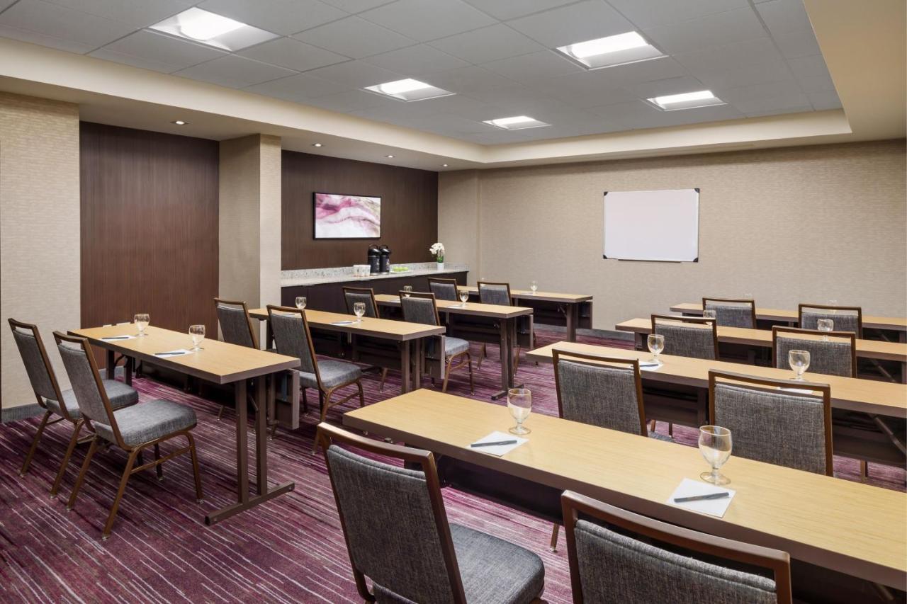 Courtyard By Marriott Sacramento Hotel