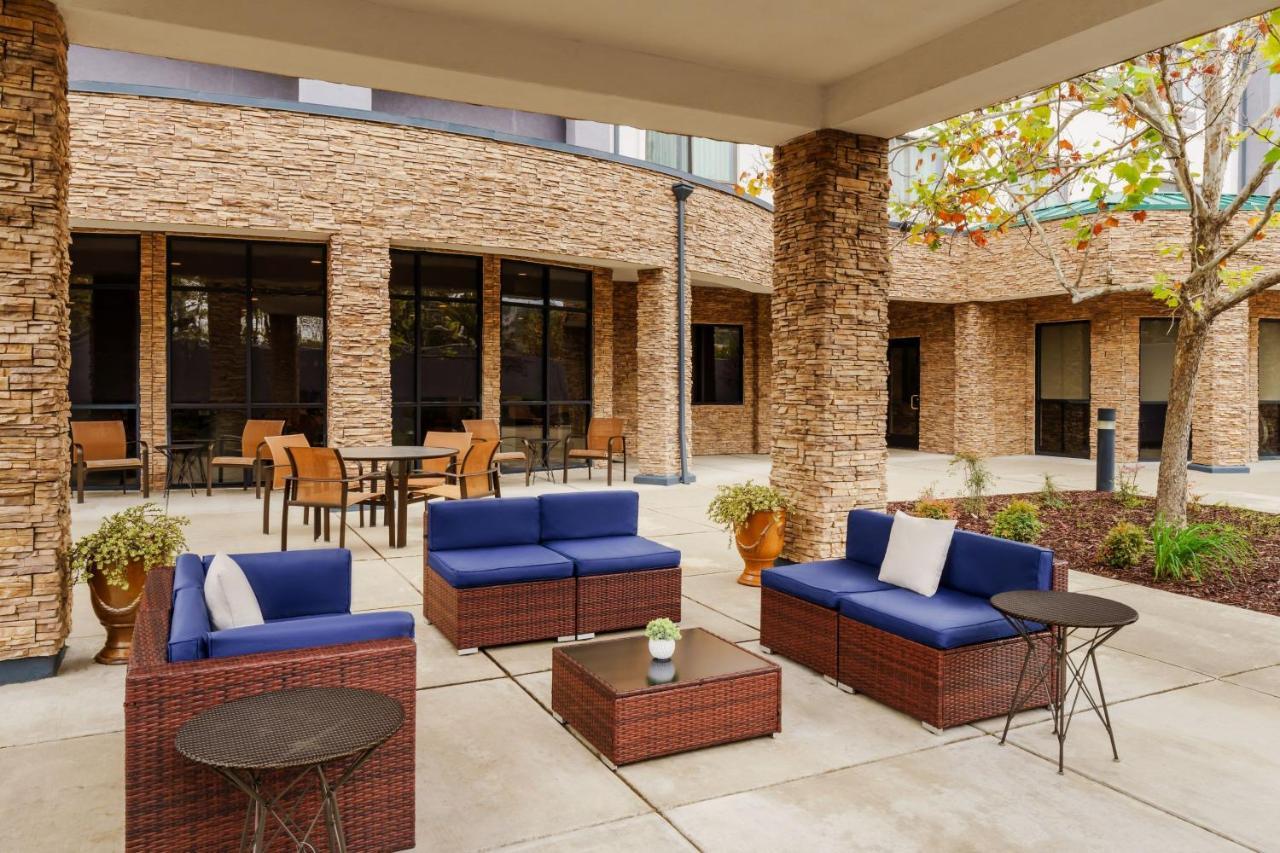 Courtyard By Marriott Sacramento 3*