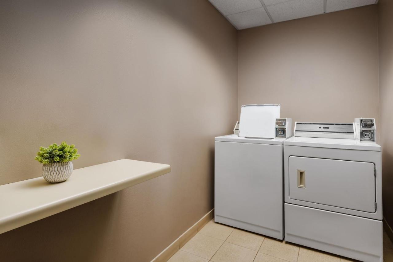 Courtyard By Marriott Sacramento Hotel 3*