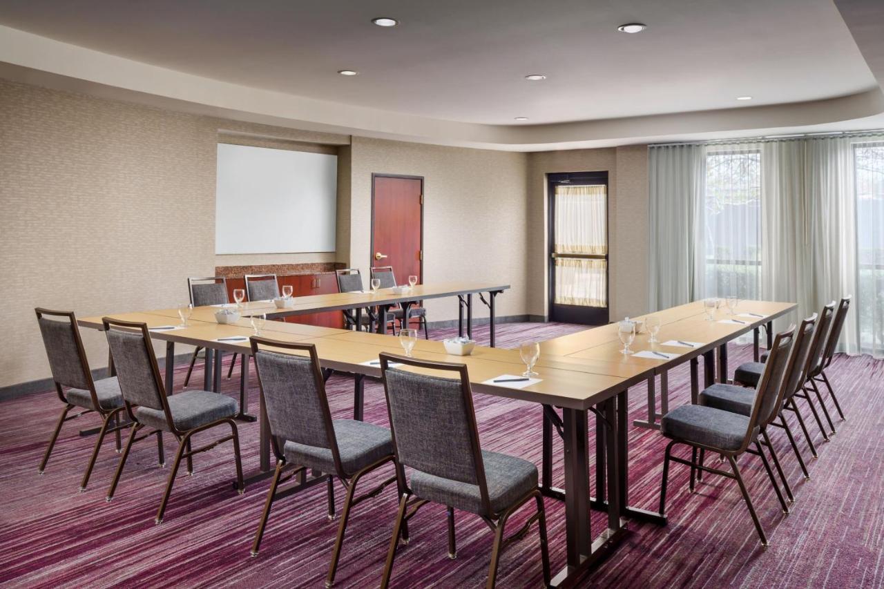 Courtyard By Marriott Sacramento Hotel Folsom