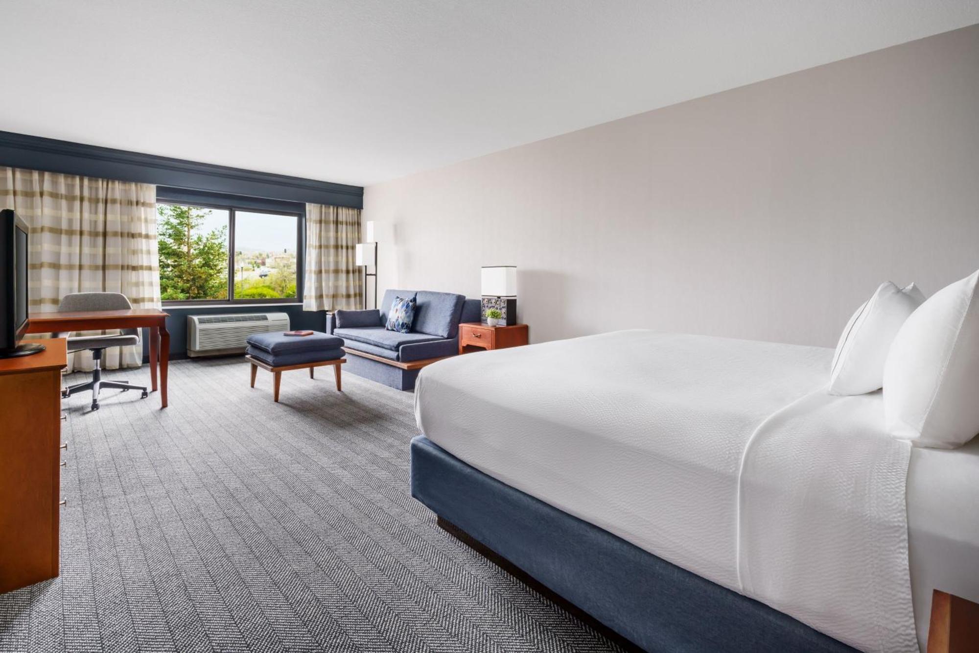 Courtyard By Marriott Sacramento Hotel Folsom