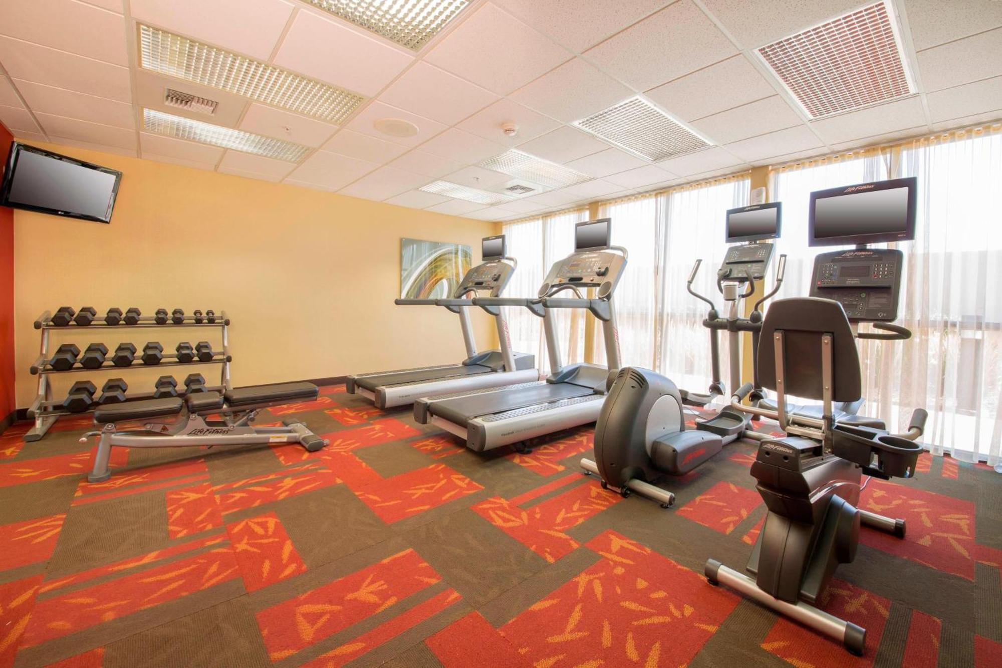 Courtyard By Marriott Sacramento