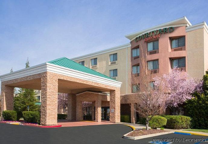 Courtyard By Marriott Sacramento Hotel 3*