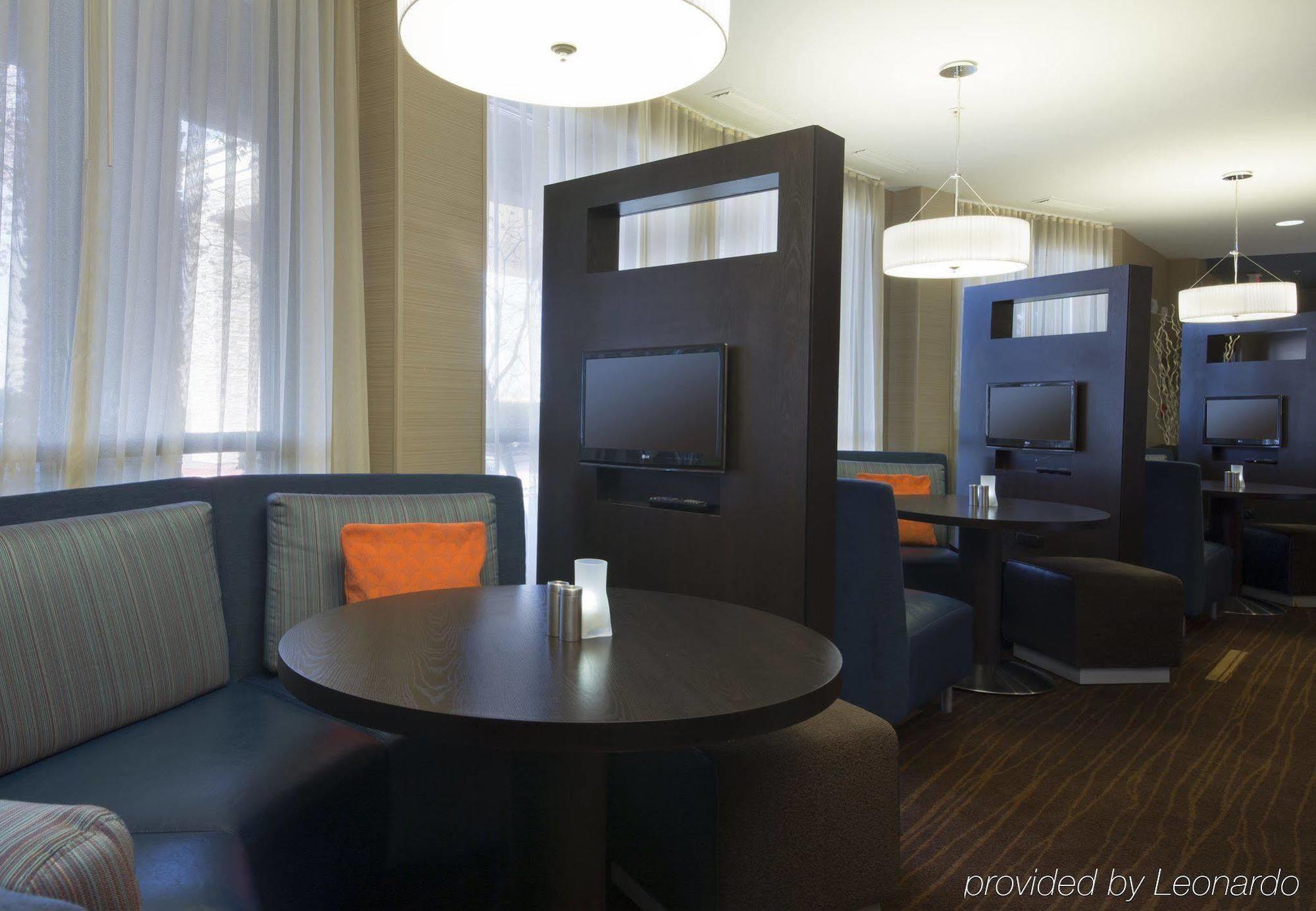 Courtyard By Marriott Sacramento Hotel
